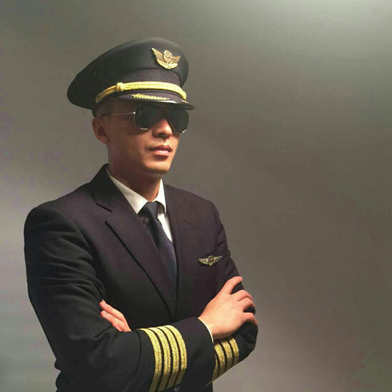 帅气的厦航机长程梦蛟被赞长相酷似著名演员段奕宏