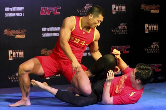 张立鹏是终极斗士之中华力量的次中量级优胜者