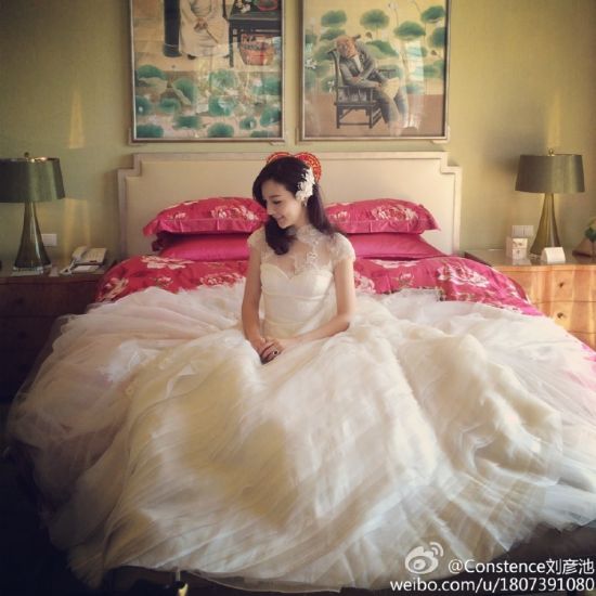 刘彦池去年婚礼照片