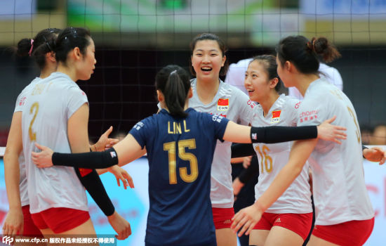 中国女排庆祝得分