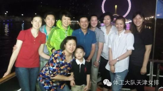 黄金一代球员再聚首合影