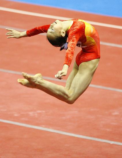 图文全国体操锦标赛杨伊琳夺冠如此精彩的表演