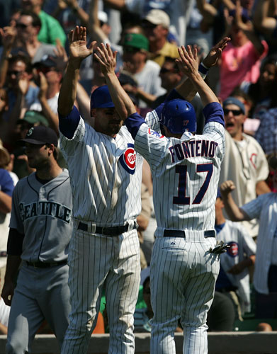 月14日,国家联盟的芝加哥小熊队主场5-4战胜美国联盟的西雅图水手队队