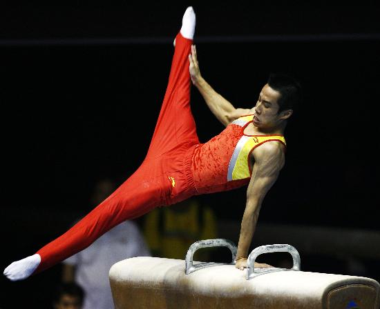 图文-全国锦标赛肖钦夺得鞍马冠军 肖钦娴熟技巧