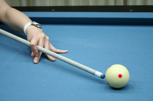 图文-潘晓婷备战职业9球排名赛 纤纤玉手期待辉煌