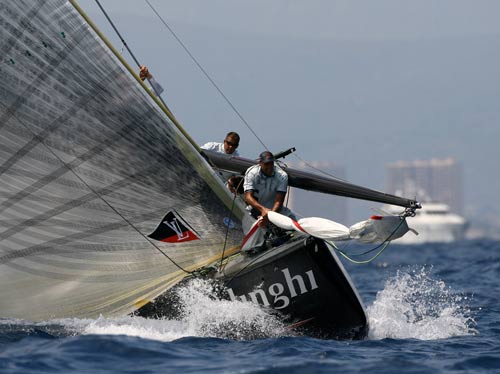 图文-美洲杯帆船赛决战第4轮 阿灵基队乘风破浪