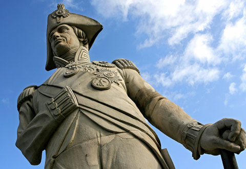 图文-2007年环法自行车赛伦敦发车 纳尔逊独臂雕像