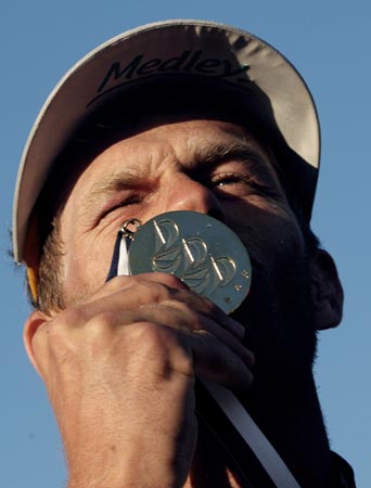 来自西班牙的选手费尔南多-埃查瓦里和安东-帕兹(fernando echavarri