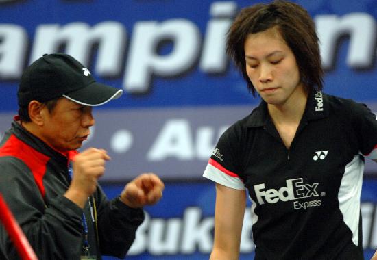 谢杏芳以0比2不敌马来西亚选手黄妙珠,被淘汰出局