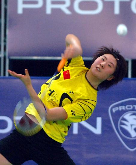 图文羽毛球世锦赛卢兰晋级四强卢兰大力回球