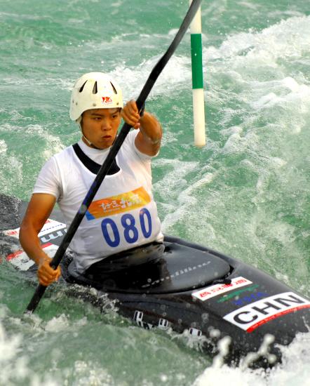 [走向2008·快讯](2)皮划艇――中国选手李晶晶冲进女子单人皮艇半