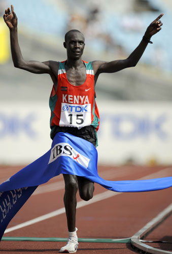 图文-田径世锦标赛男子马拉松 肯尼亚选手夺首金