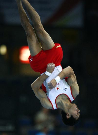 图文-体操世锦赛男子资格赛 水鸟寿思空中转体