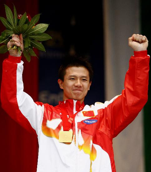 图文第40届世界体操锦标赛陈一冰夺吊环冠军