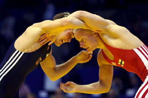 新浪体育讯 北京时间9月17日,2007年摔跤世锦赛在阿塞拜疆首度巴库拉