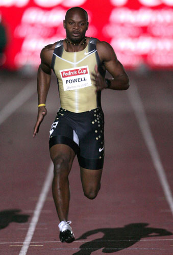 图文-华沙佩德罗杯田径赛 鲍威尔百米轻松封王