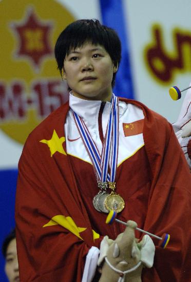 (体育)(6)举重――刘春红抓举夺金9月24日,中国选手刘春红在泰国清迈