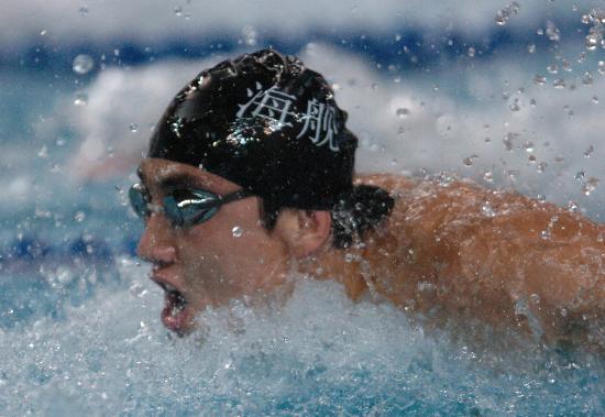 图文-游泳全国锦标赛25日 石峰男子50米蝶泳夺冠