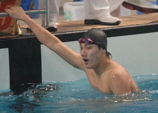 图文-游泳全国锦标赛27日 赵涛男子200米仰泳夺金