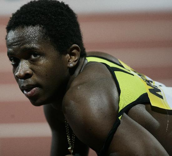 图文上海黄金田径大奖赛男子110米栏罗伯斯表情平静