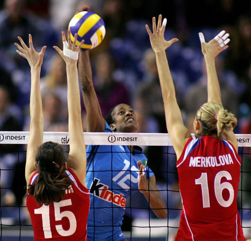 图文女排欧锦赛半决赛赛况阿奎罗状态依旧强劲