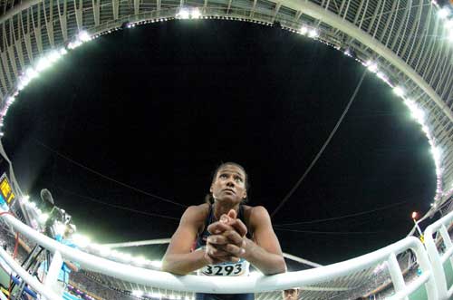 图文-短跑女皇琼斯承认服用禁药 悉尼一人独得三金