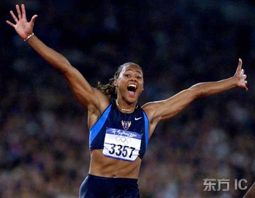 图文-短跑女皇琼斯承认服用禁药 熟悉的庆祝表情