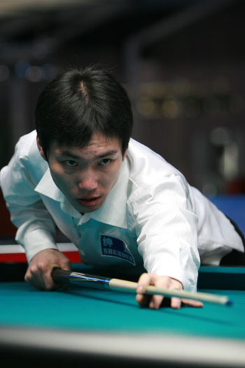 图文-"绅迪"杯九球排名赛 陈佩华准备进攻