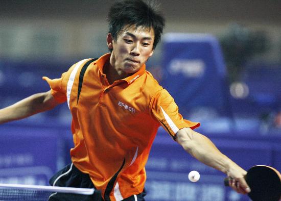 图文-六城会乒乓球赛男单半决赛 吴颢激情四射