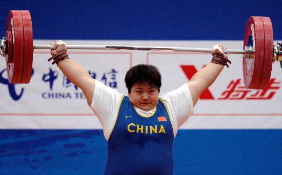 图文-六城会女子举重29日赛况 黄欢获得第三名