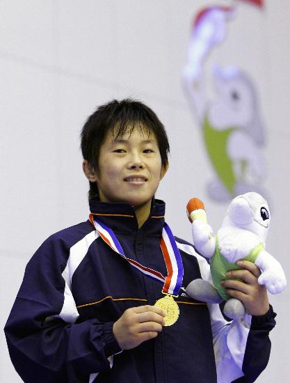 图文-六城会摔跤女子自由式51公斤级 李爽夺得冠军