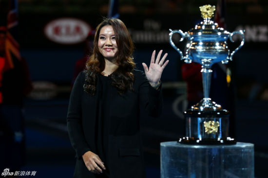 虽然已经退役，但再度现身澳网李娜仍是场上焦点