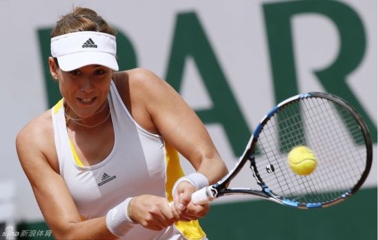 穆古拉扎无缘法网四强