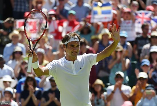 费德勒庆祝首轮比赛胜利