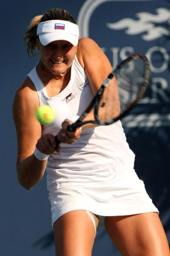 图文-华美银行精英赛第9日群芳争艳 佩娃凶悍回球