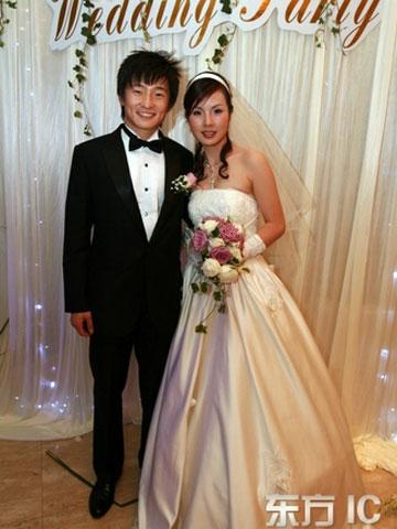 (姚力君与妻子李晓君)