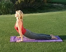 球技-哈他瑜伽太阳礼姿势改善呼吸促进血液循环