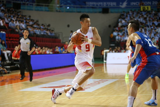 打了鸡血的翟晓川。（李欣/摄）