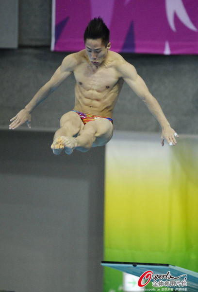 男子一米板何超夺冠