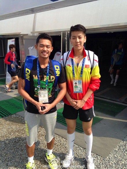 张晓雅与林丹合影