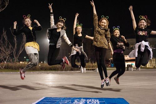 R9夜跑团女子代言人。